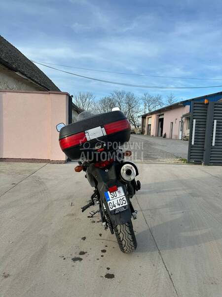 Suzuki V Strom