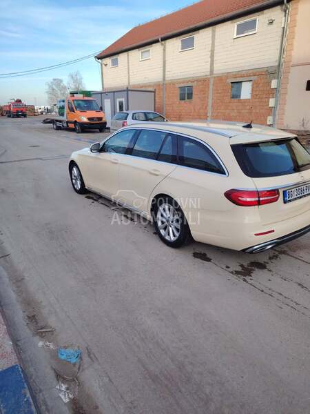Mercedes Benz E 200 