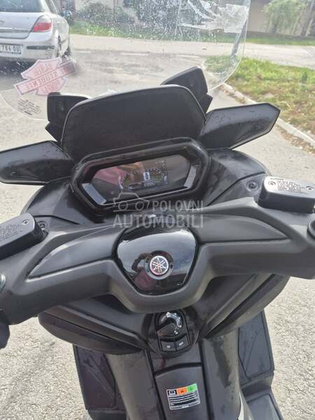 Yamaha xmax