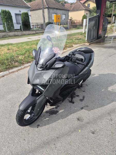 Yamaha xmax