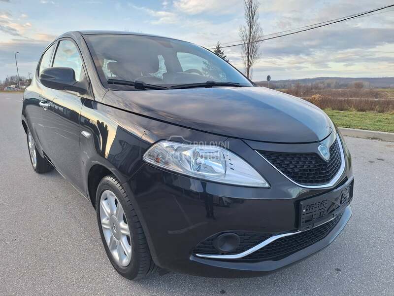 Lancia Ypsilon 1.2b 8v