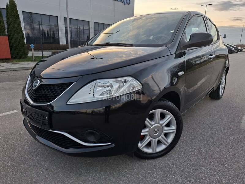 Lancia Ypsilon 1.2b 8v
