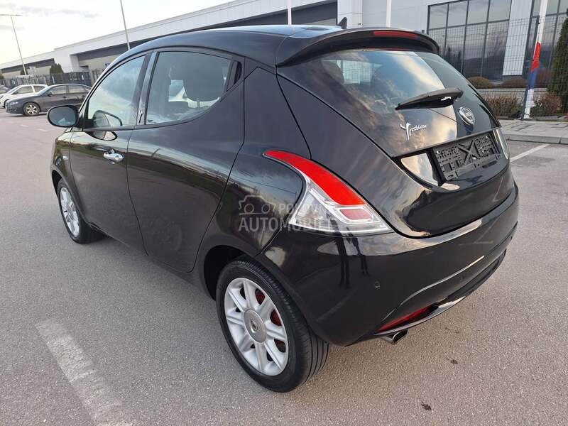 Lancia Ypsilon 1.2b 8v