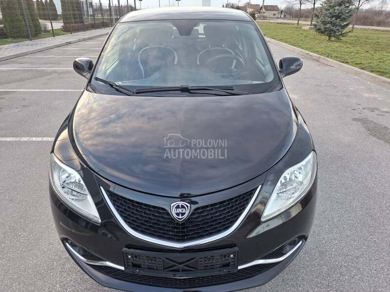 Lancia Ypsilon 1.2b 8v