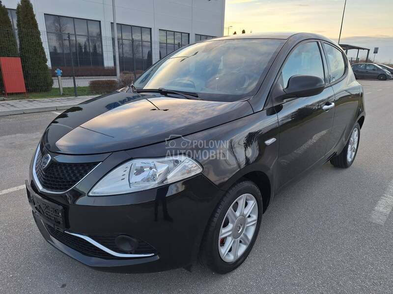 Lancia Ypsilon 1.2b 8v