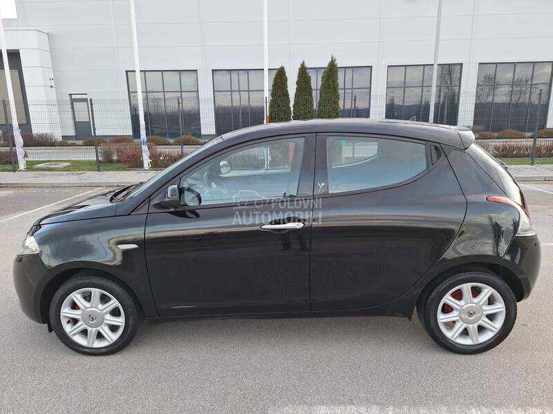 Lancia Ypsilon 1.2b 8v