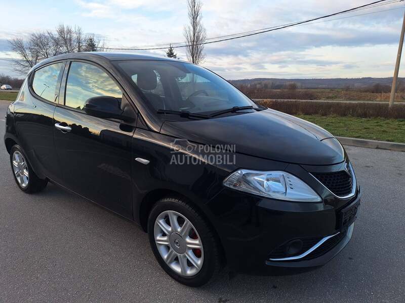 Lancia Ypsilon 1.2b 8v