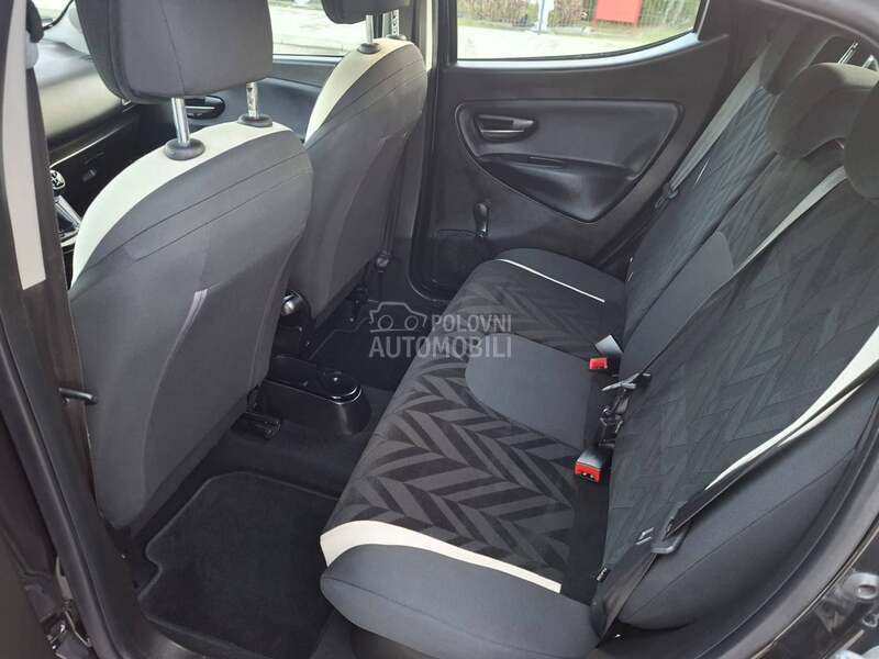 Lancia Ypsilon 1.2b 8v