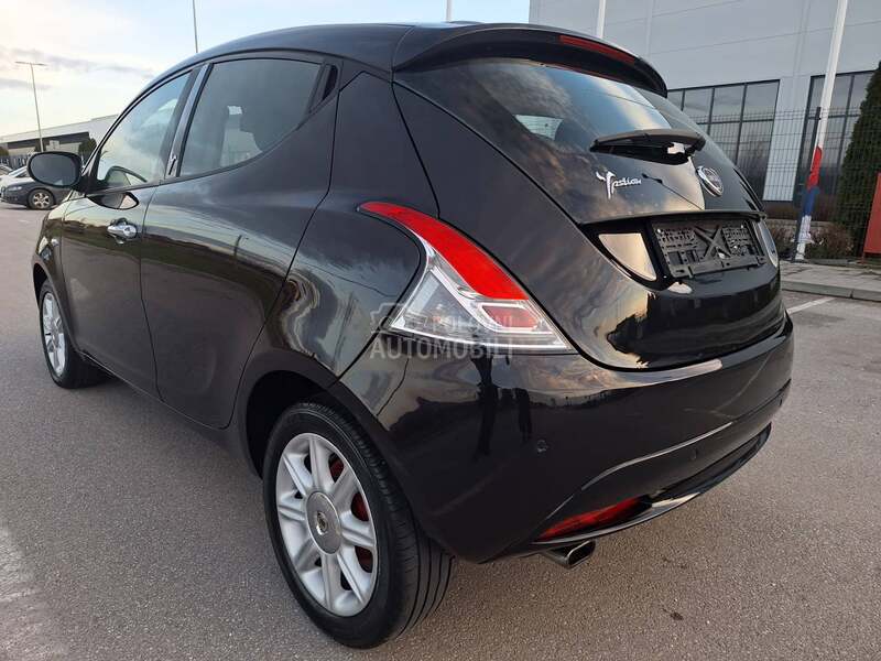 Lancia Ypsilon 1.2b 8v