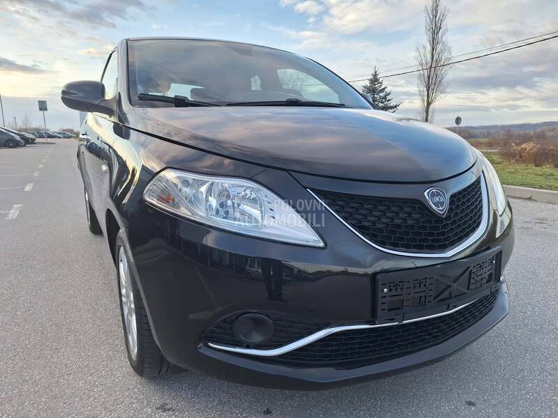 Lancia Ypsilon 1.2b 8v
