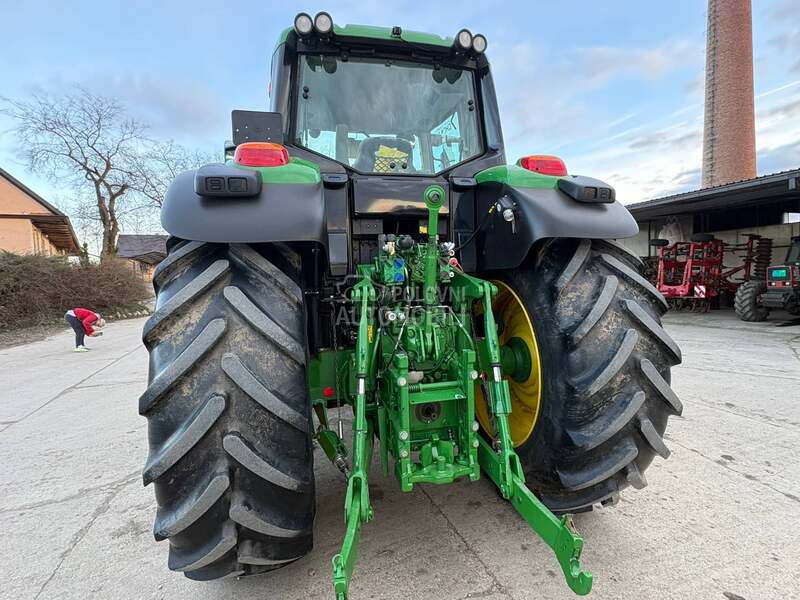 John Deere 6195M