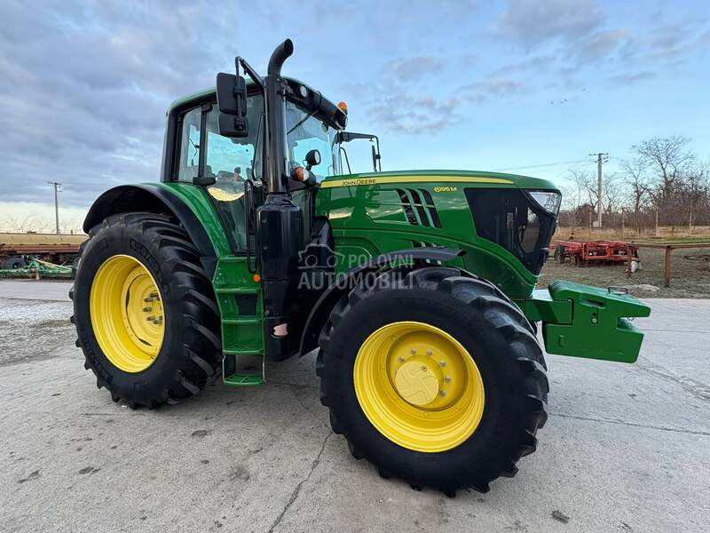 John Deere 6195M