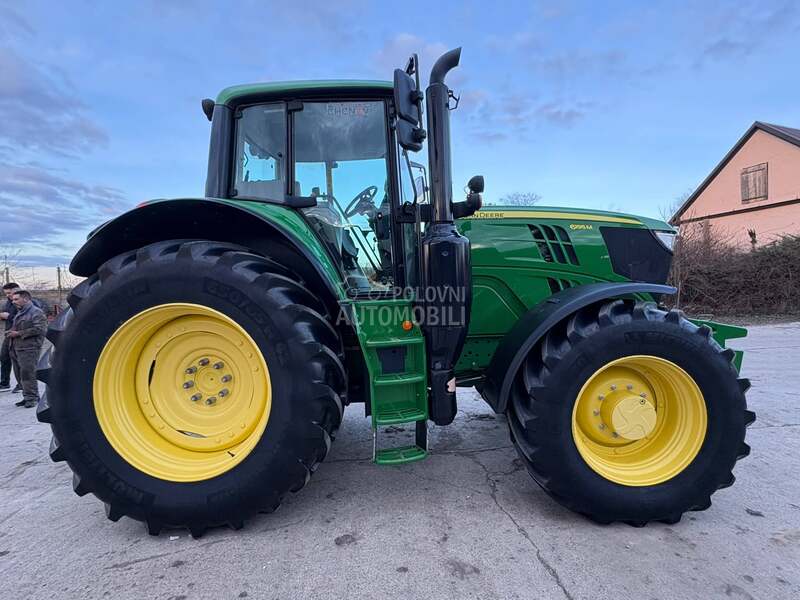 John Deere 6195M