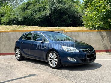 Opel Astra J COSMO LED 1.7