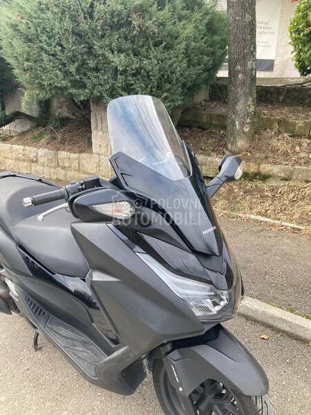 Honda forza
