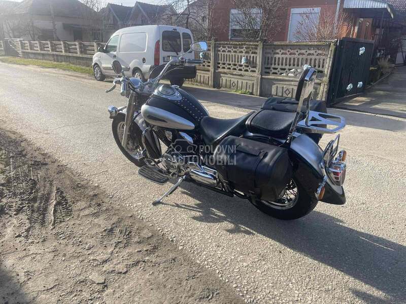 Yamaha XVS 1100 Drag star