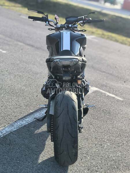 Yamaha mt09