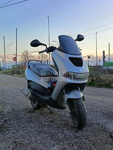 Peugeot Elyseo