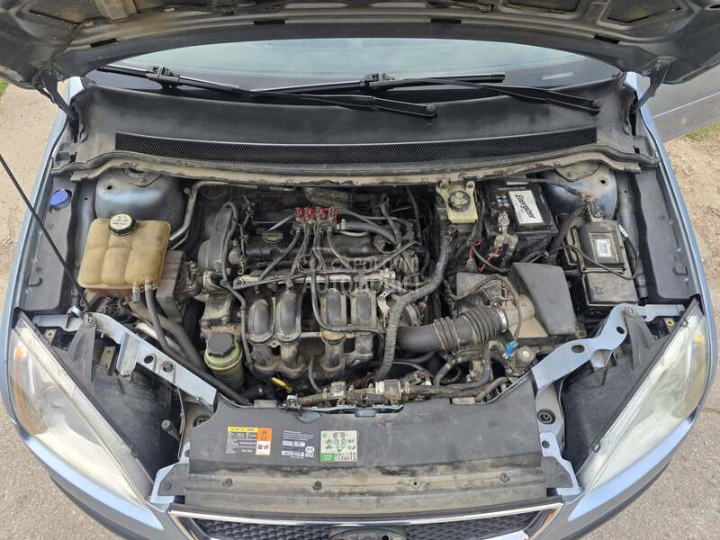 Ford Focus 1,6 pli.n GHIA .