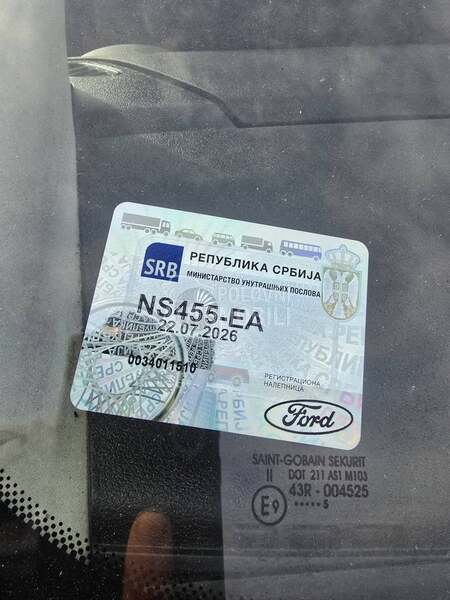 Ford Focus 1,6 pli.n GHIA .