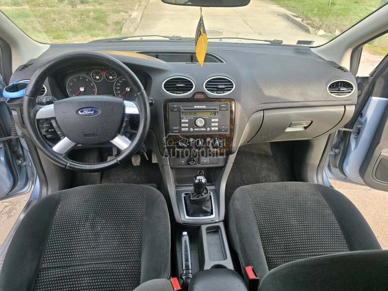 Ford Focus 1,6 pli.n GHIA .