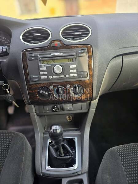Ford Focus 1,6 pli.n GHIA .