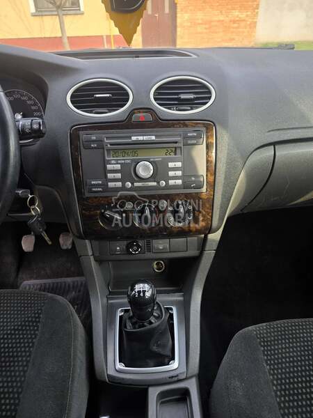Ford Focus 1,6 pli.n GHIA .
