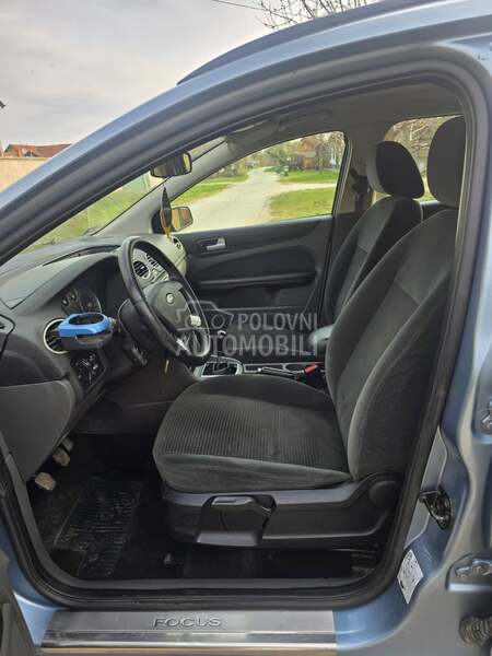 Ford Focus 1,6 pli.n GHIA .