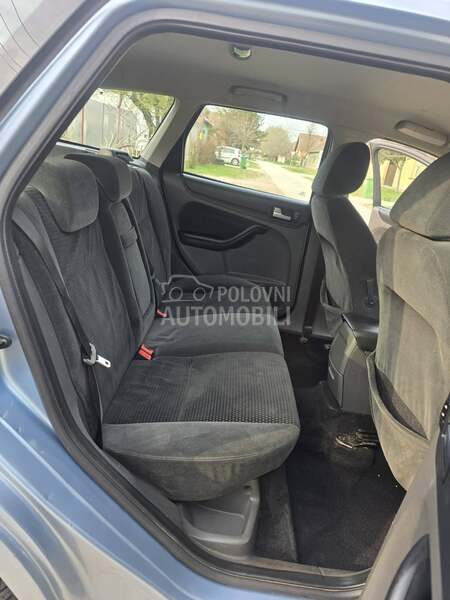 Ford Focus 1,6 pli.n GHIA .