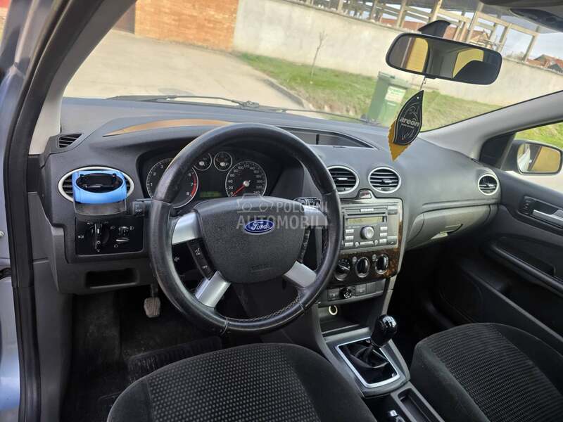 Ford Focus 1,6 pli.n GHIA .