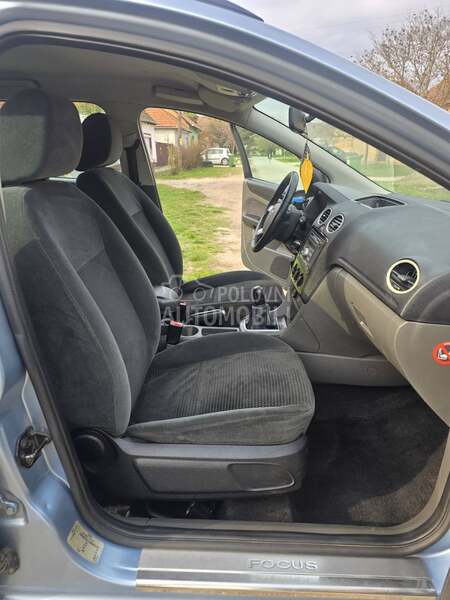 Ford Focus 1,6 pli.n GHIA .