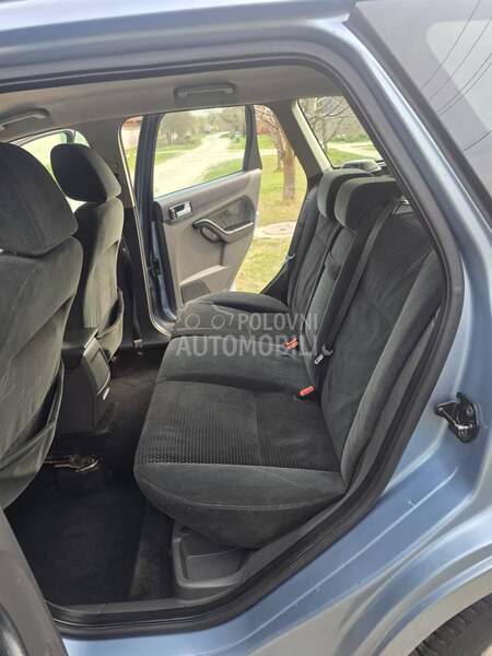 Ford Focus 1,6 pli.n GHIA .