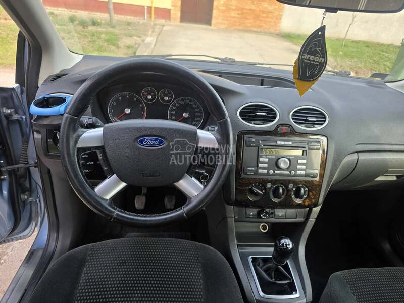 Ford Focus 1,6 pli.n GHIA .