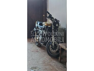 Yamaha FZR6