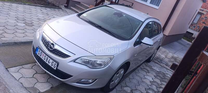 Opel Astra J 1.7 CDTI