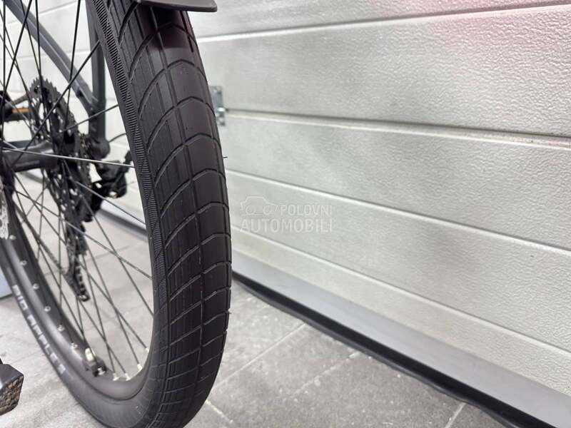 Cube Kathmandu smart 800wh M