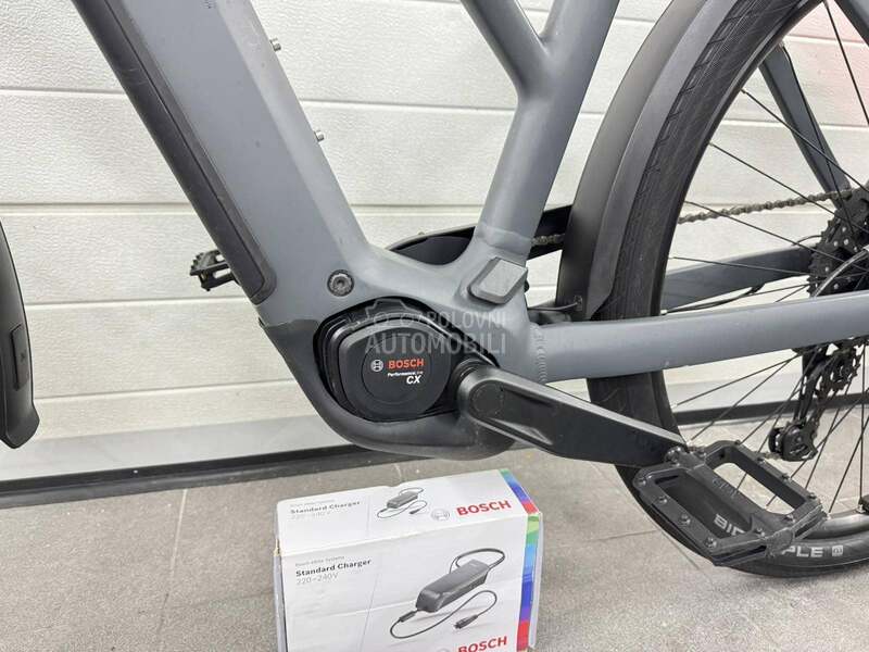 Cube Kathmandu smart 800wh M