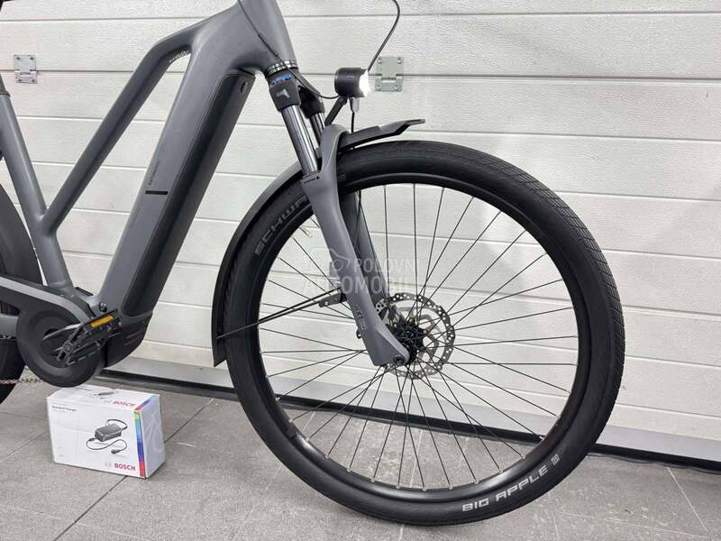 Cube Kathmandu smart 800wh M