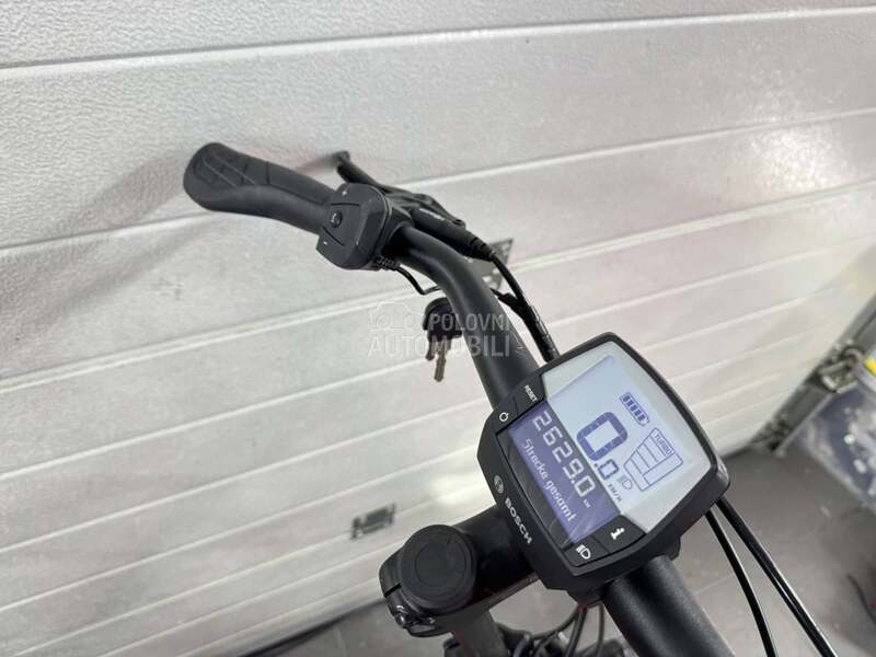 Isy Active line kao nov