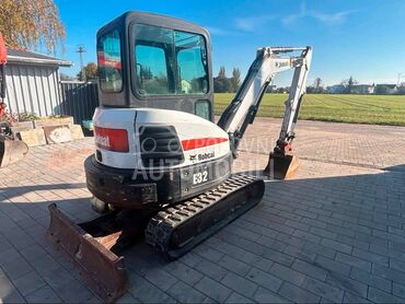 Bobcat E32