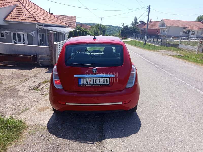 Lancia Ypsilon 