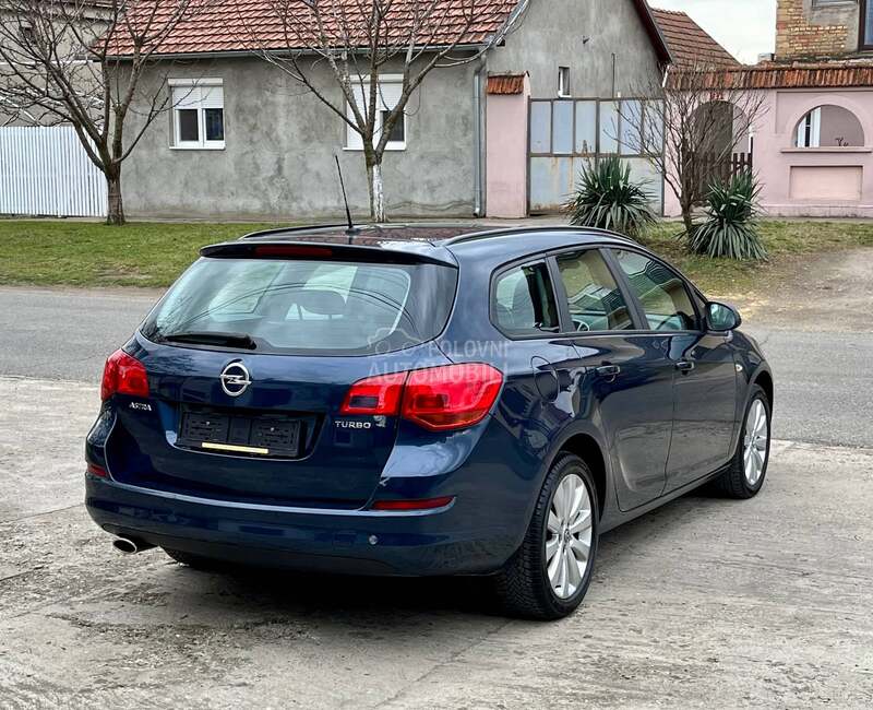 Opel Astra J 1.4 CH