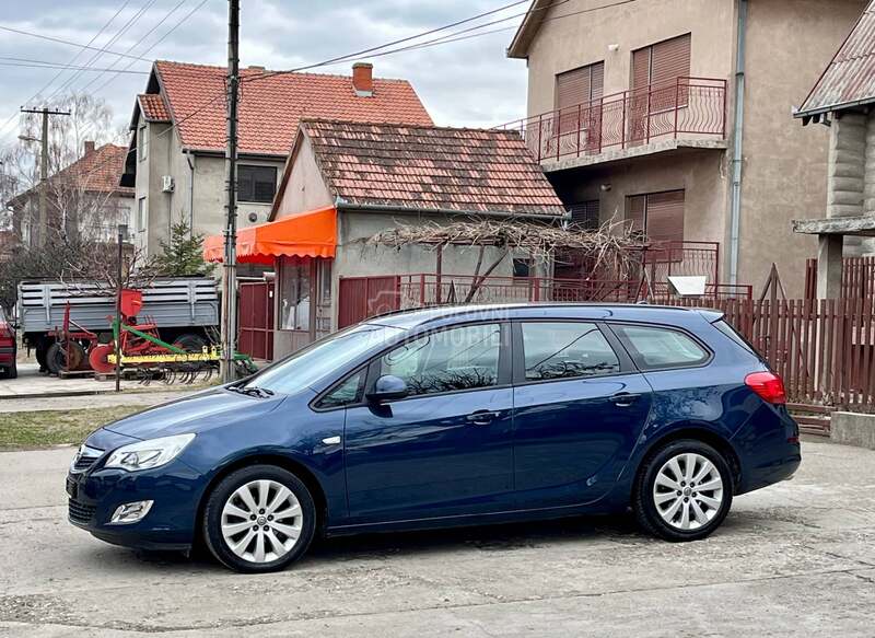 Opel Astra J 1.4 CH
