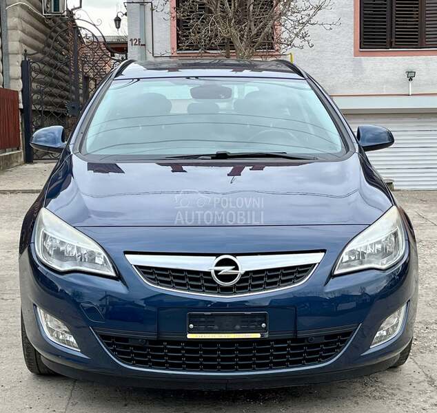 Opel Astra J 1.4 CH