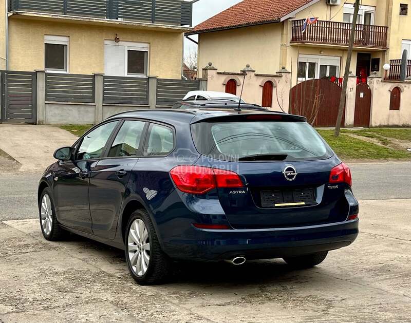 Opel Astra J 1.4 CH