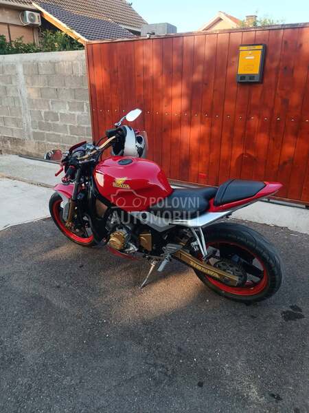 Honda CbrF1