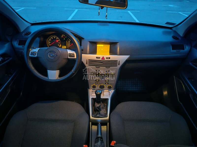 Opel Astra H 