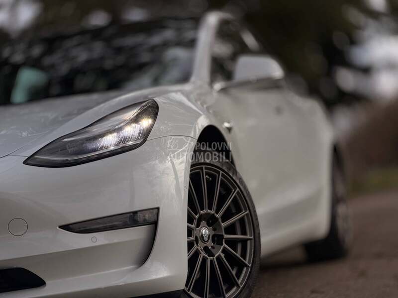 Tesla Model 3 long range N O V