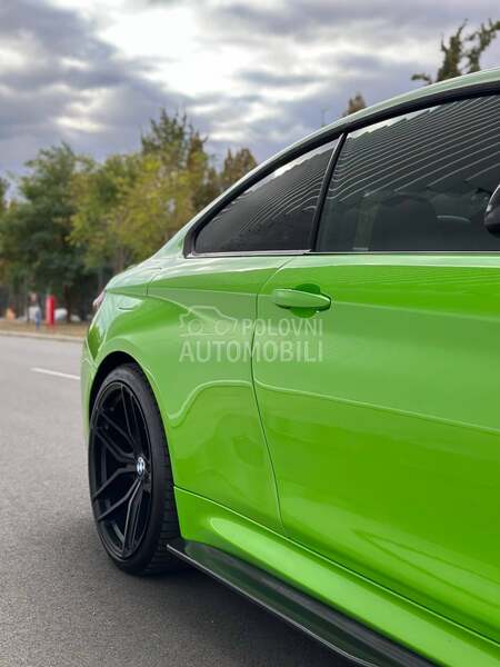 BMW M4 Verde Mantis