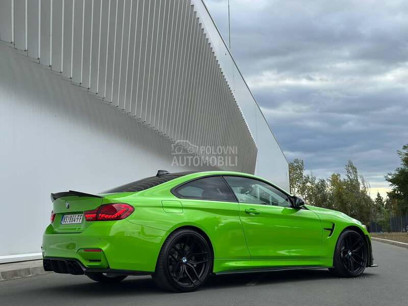 BMW M4 Verde Mantis